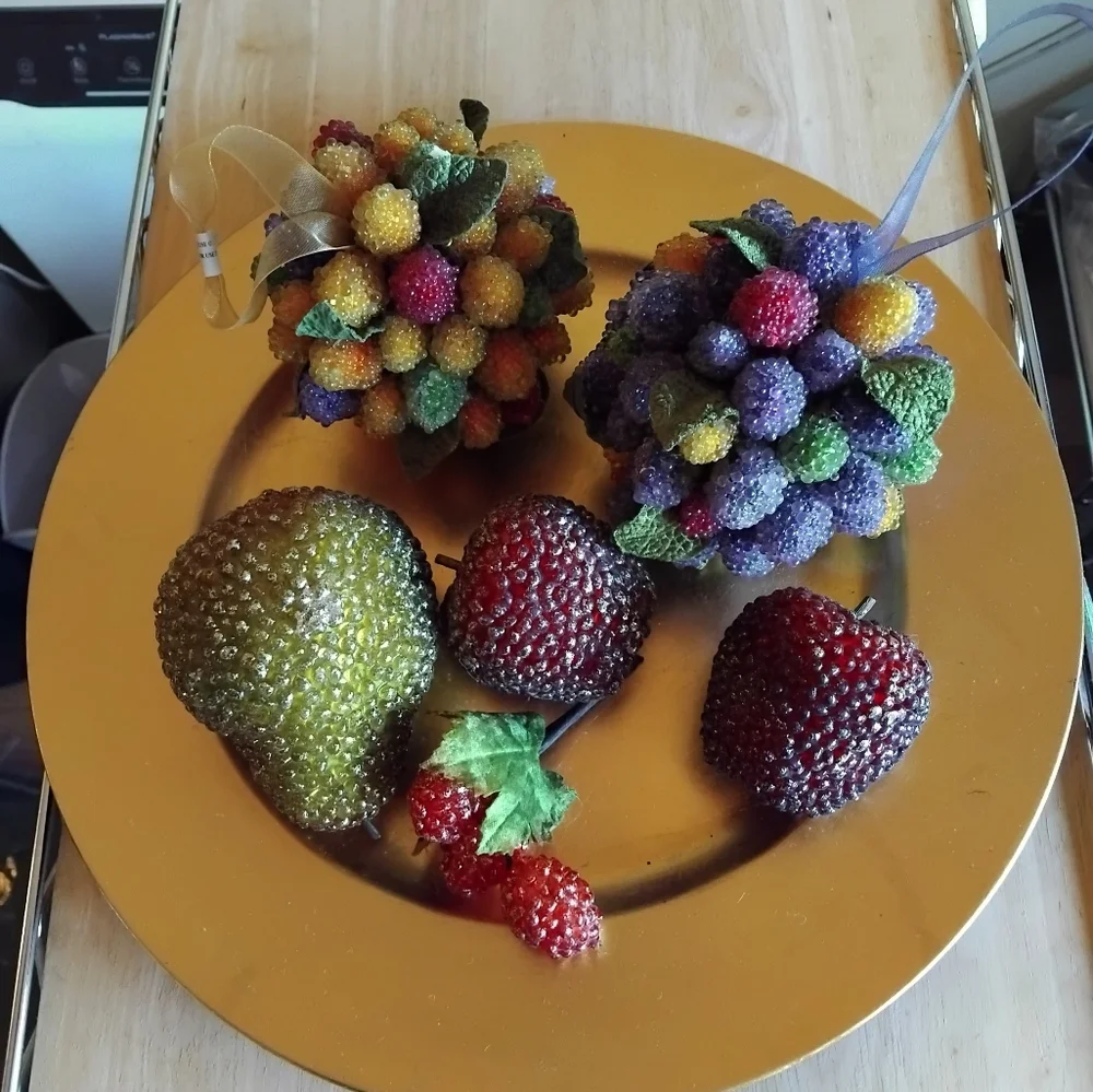 Sparkly fruit decors/ornaments - Picture 3 of 3